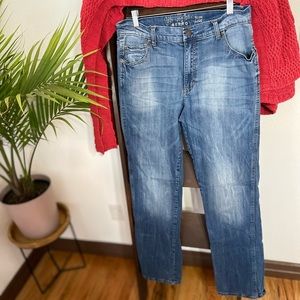 Wrangler Retro Slim Boot 32x34